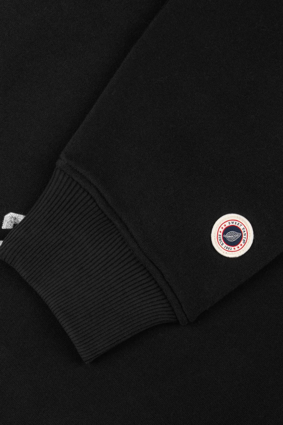 82 HOODIE BLACK - Image 4