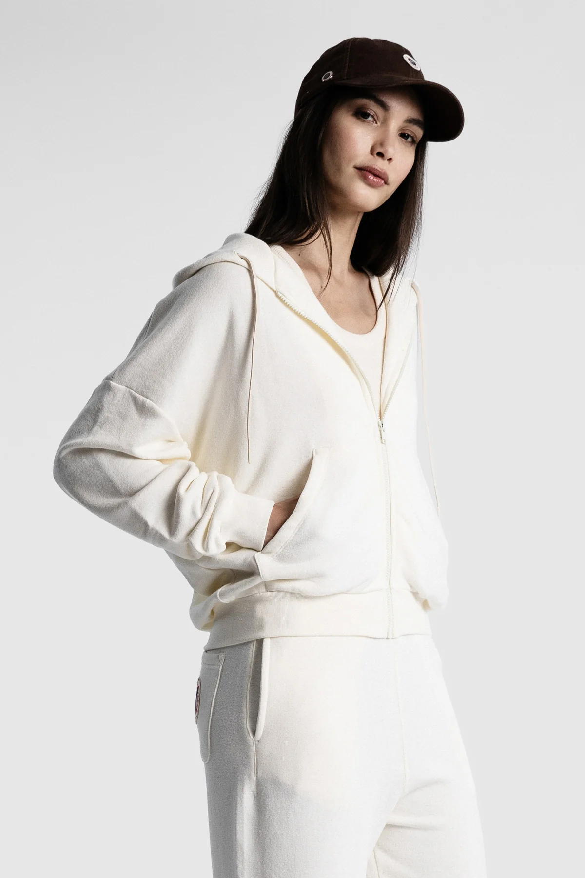 ENDLESS ZIP UP CREAM - Image 3