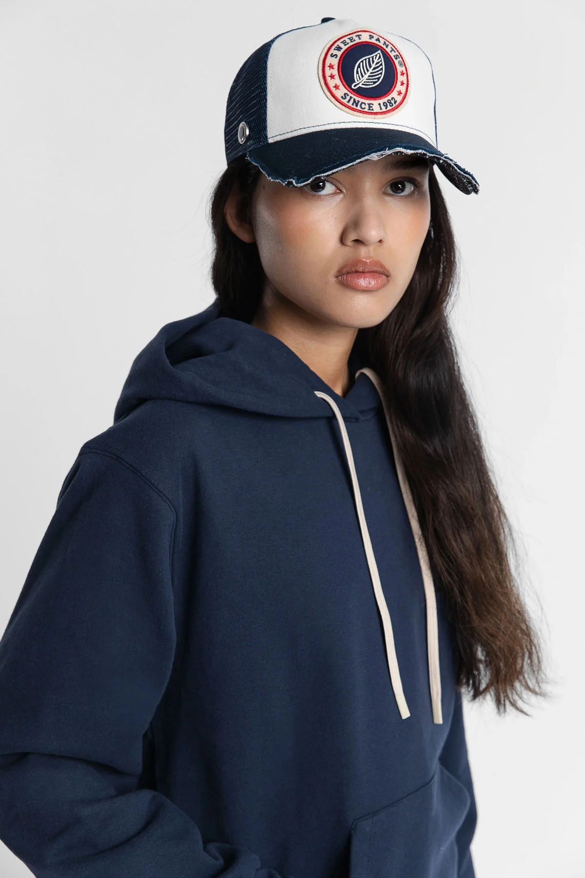 ICONIC HOOD NIGHT - Image 9
