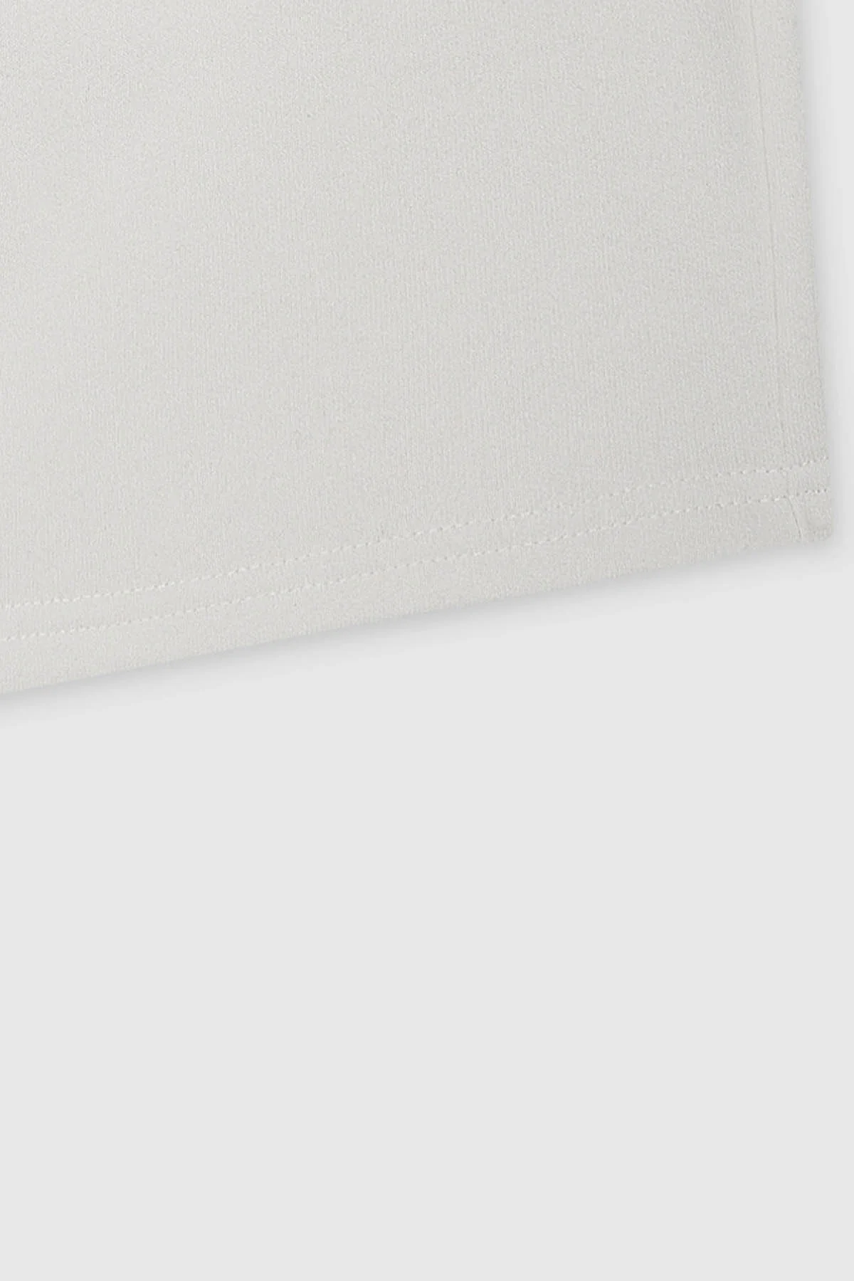 ICONIC SHORT OFF WHITE - Image 5