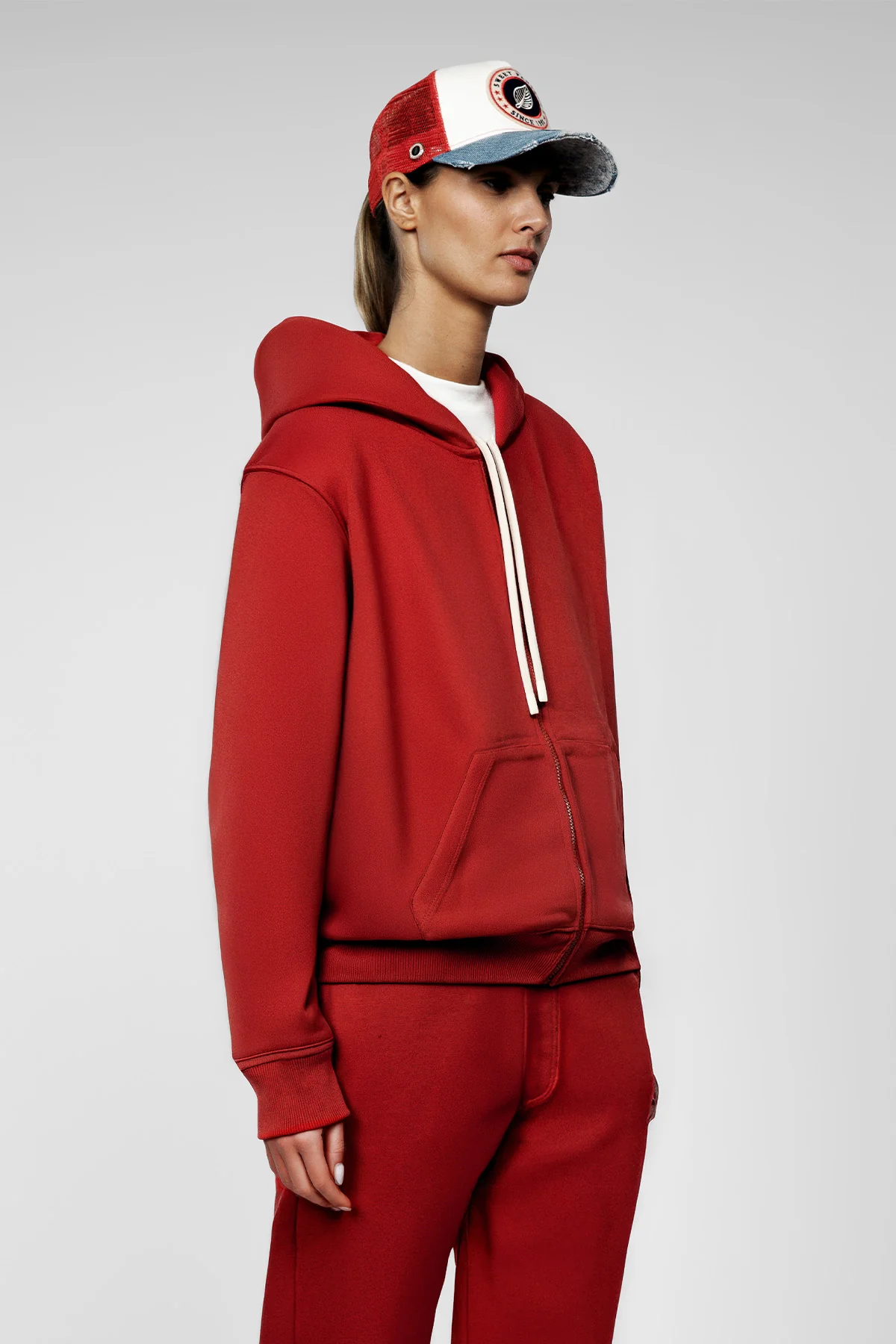 ICONIC ZIP UP KARMIN - Image 6