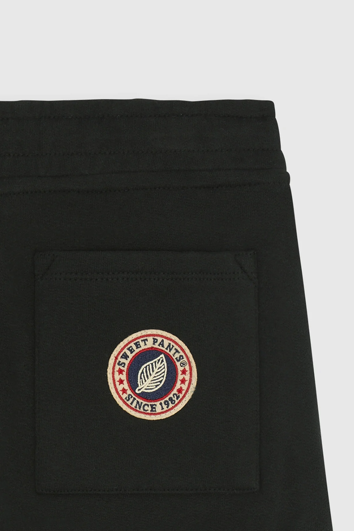 KID ICONIC SHORT CARGO BLACK - Image 3