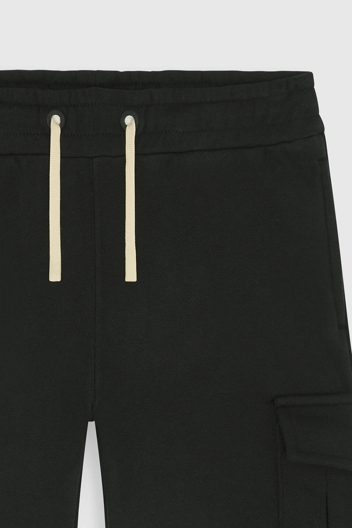 KID ICONIC SHORT CARGO BLACK - Image 5