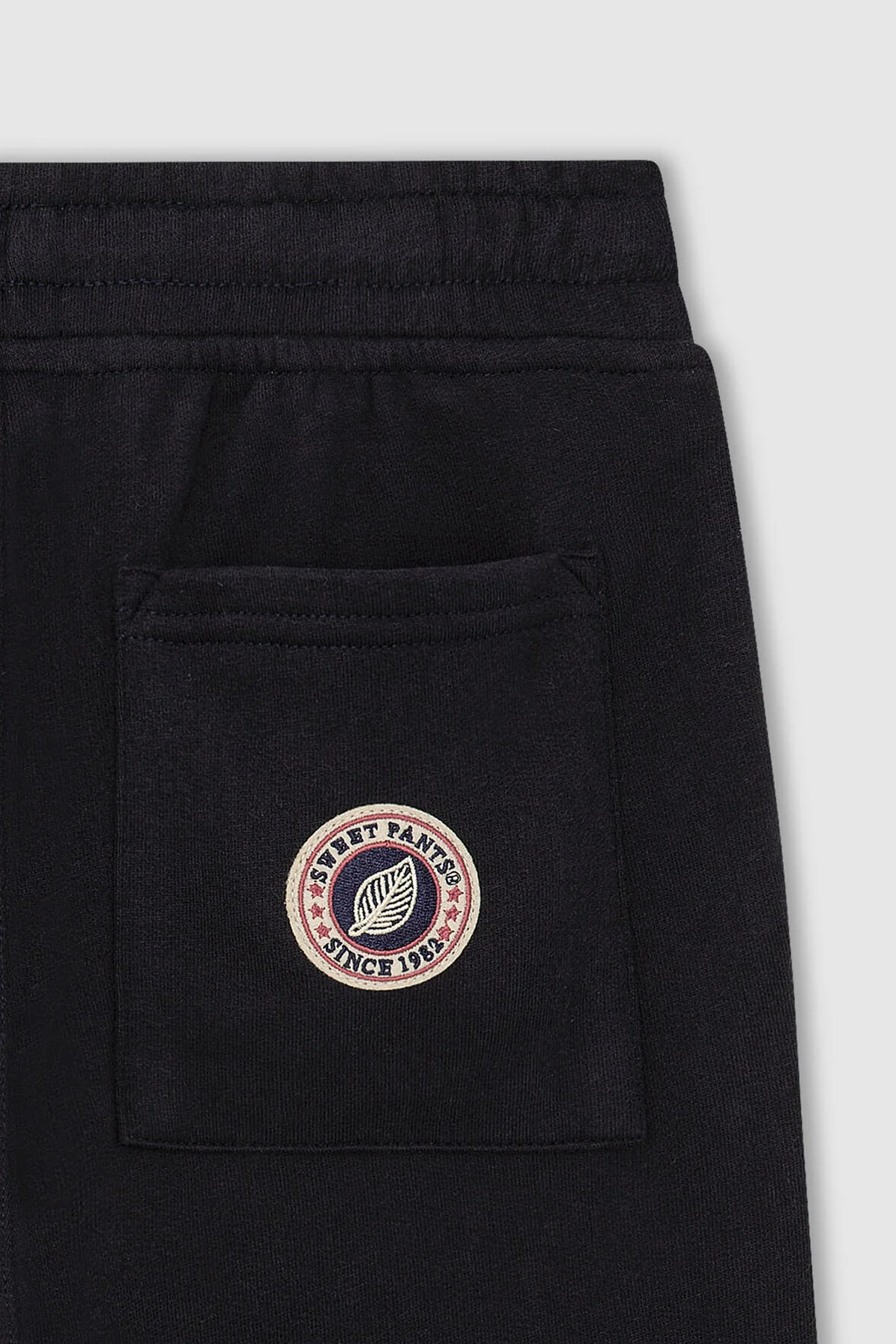 KID ICONIC SHORT NAVY - Image 3