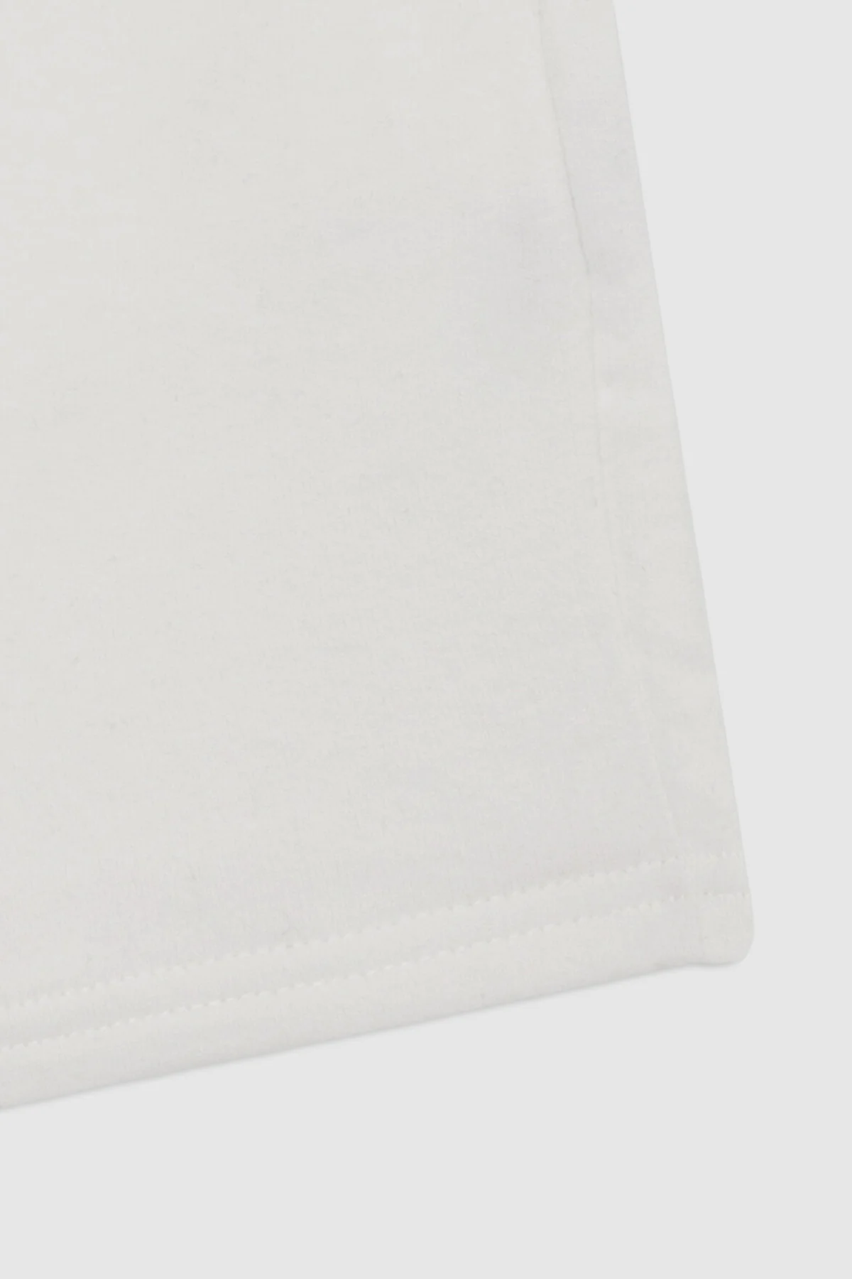 KID ICONIC SHORT OFF WHITE - Image 4